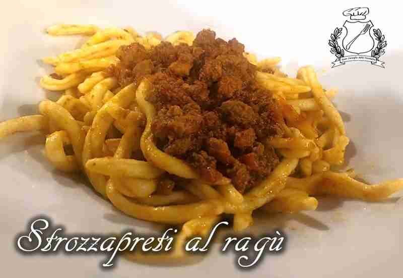 Strozzapreti al ragù