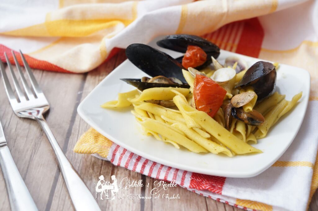 Strozzapreti alle vongole e cozze con pesto genovese