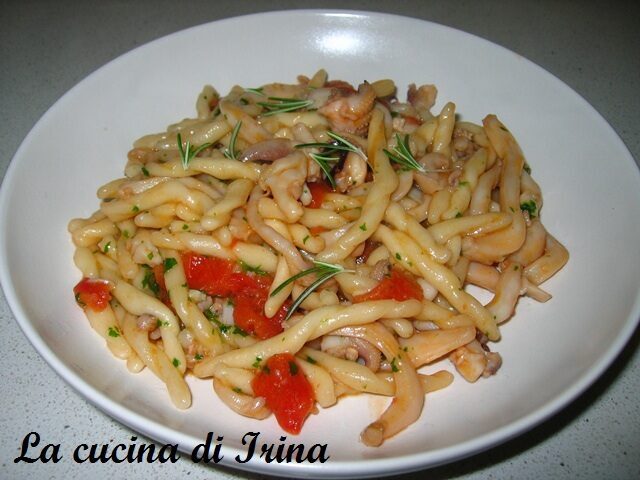 Strozzapreti con seppioline