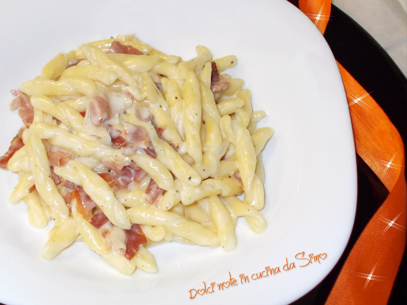 Strozzapreti con speck e brie’ aromatizzati al rosmarino