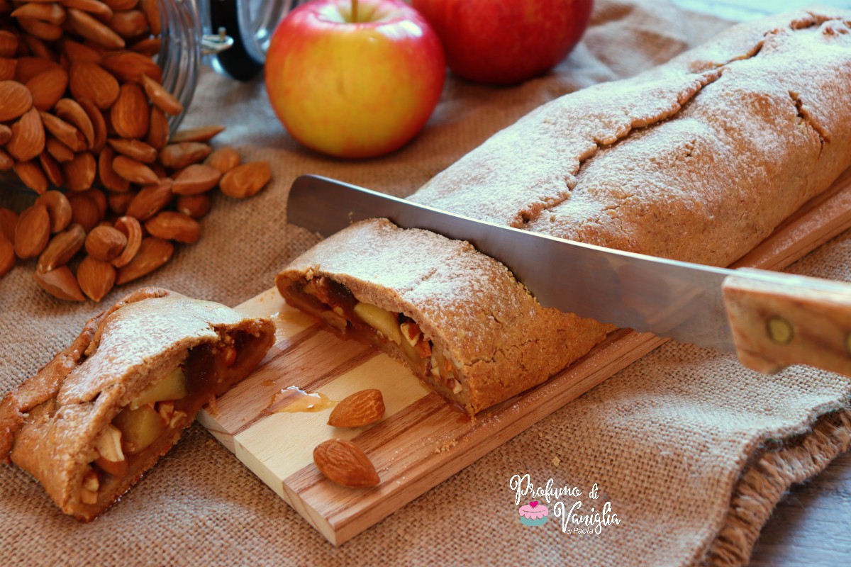 Strudel alle mandorle con mele e fichi caramellati