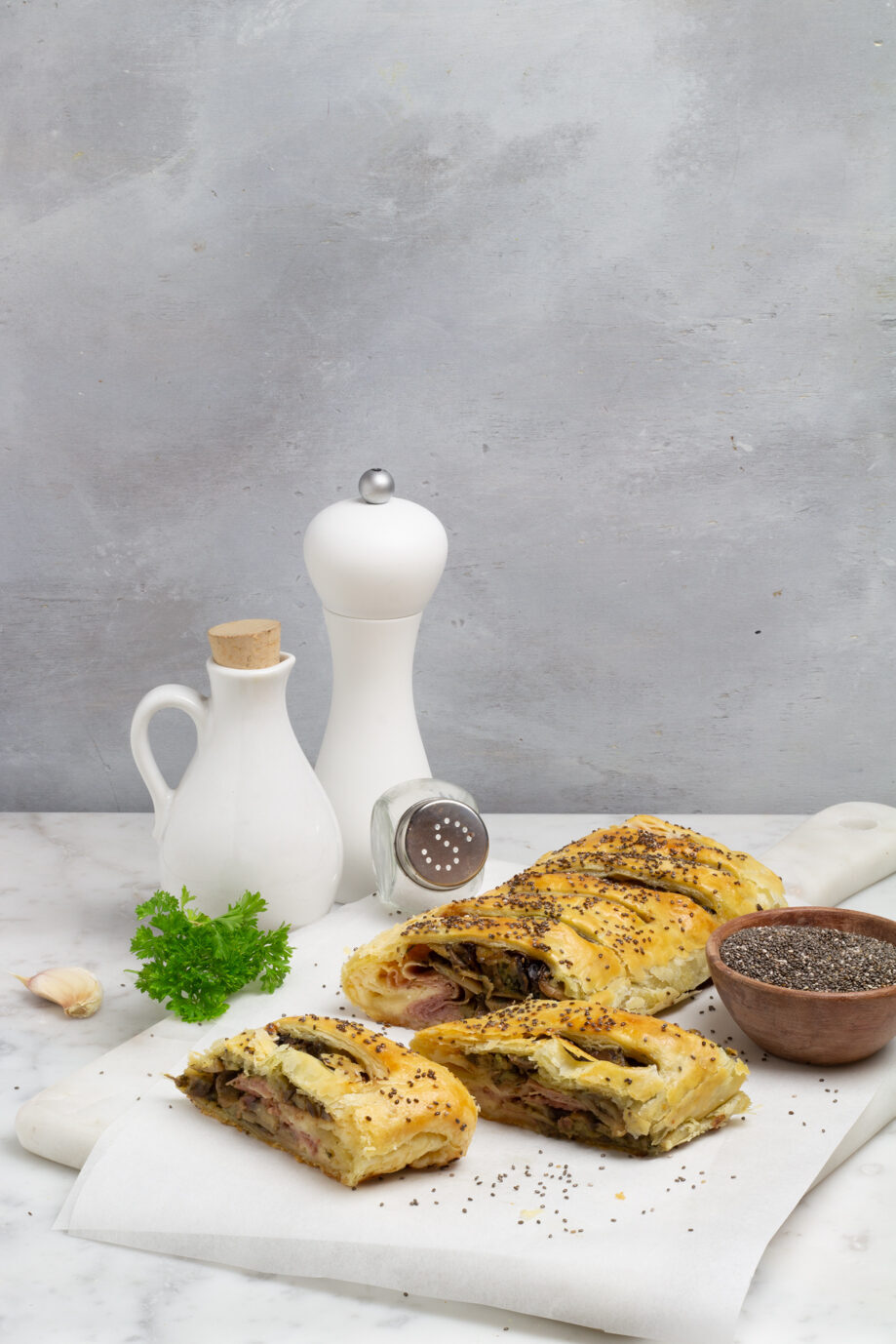 Strudel con prosciutto cotto, funghi e melanzane