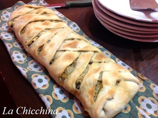 Strudel con verze e patè di olive nere
