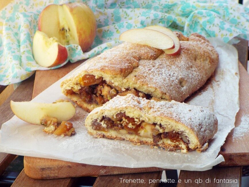 Strudel di frolla alla ricotta con mele