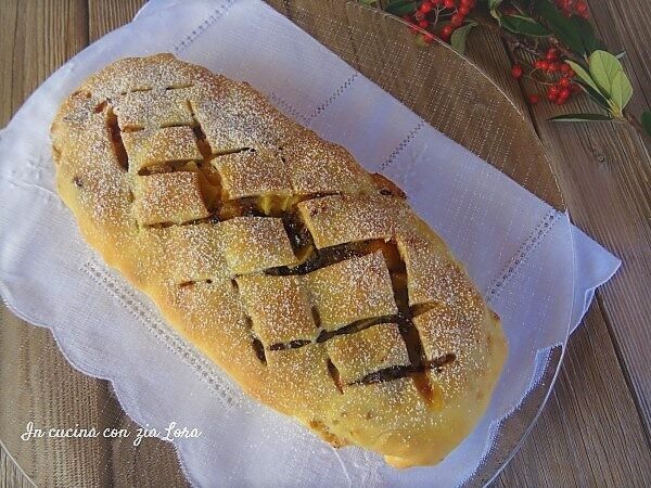 Strudel di mele con gocce di cioccolato