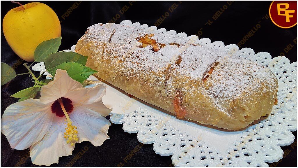 Strudel di mele con pasta sfoglia e marmellata di clementine