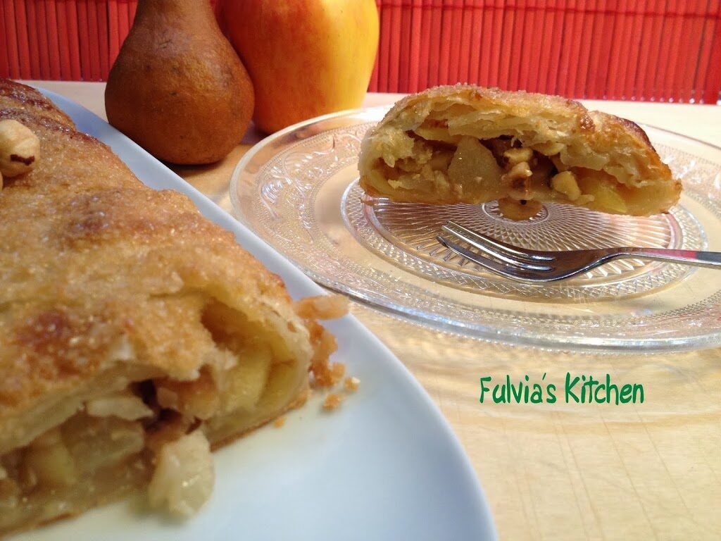Strudel di mele, pere e nocciole