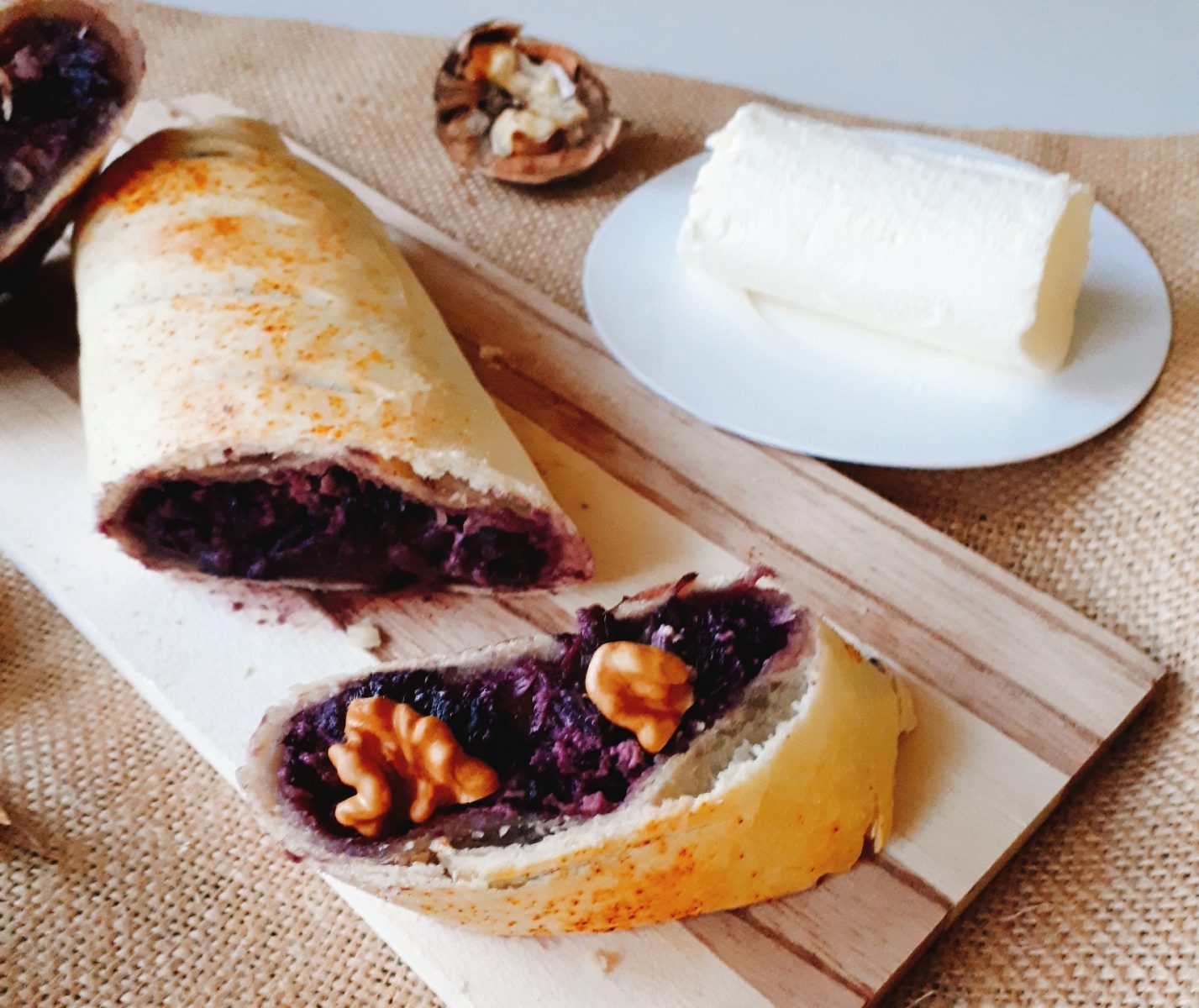 Strudel di radicchio e noci