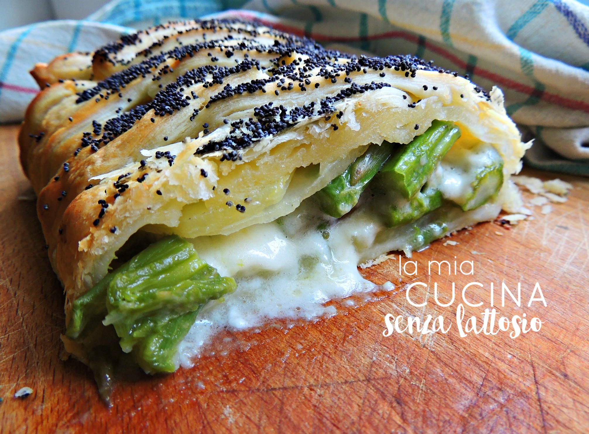 Strudel salato asparagi patate e formaggio senza lattosio