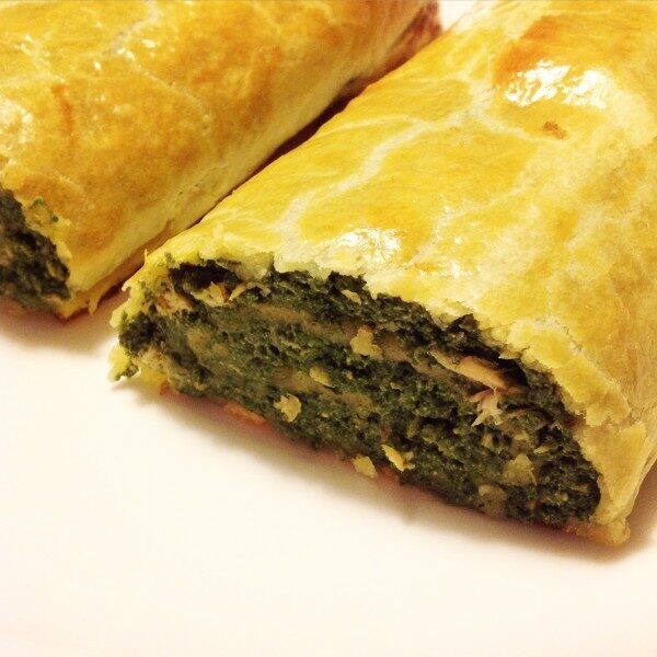Strudel salato con salmone e spinaci