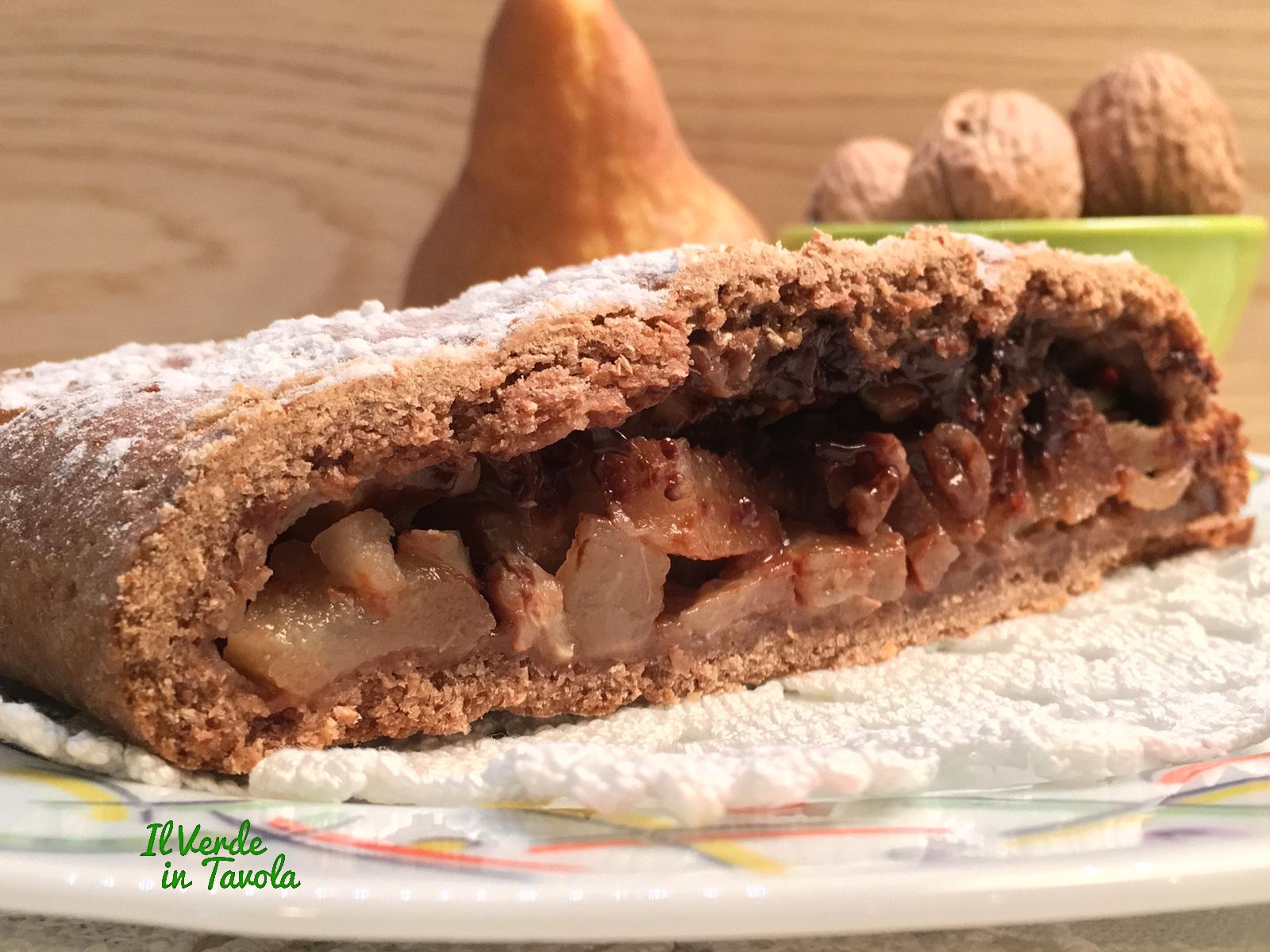 Strudel vegano cioccolato, pere e noci