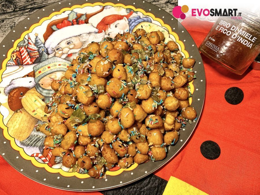Struffoli napoletani al miele di fico d’india