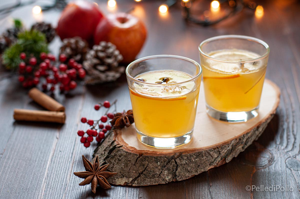 Succo di mela caldo alle spezie