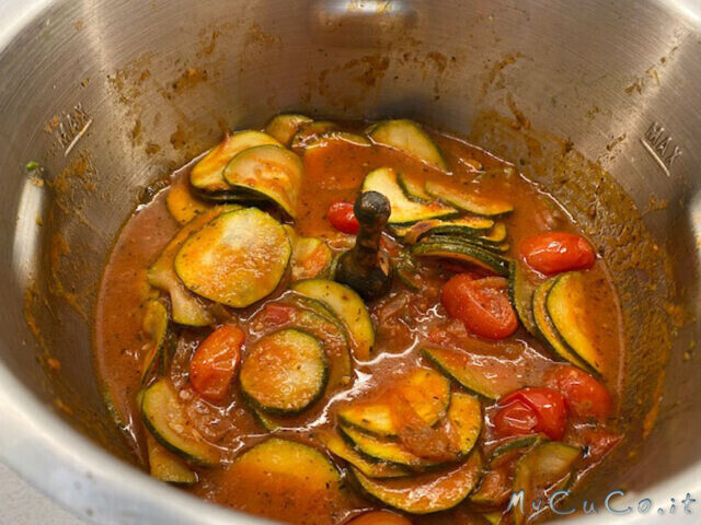 Sugo zucchine e pomodori datterini col companion moulinex