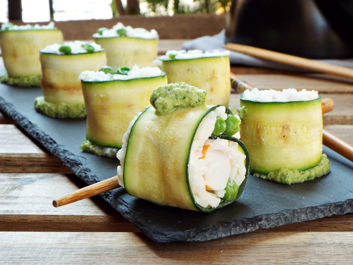 Sushi di zucchine e polpa di granchio