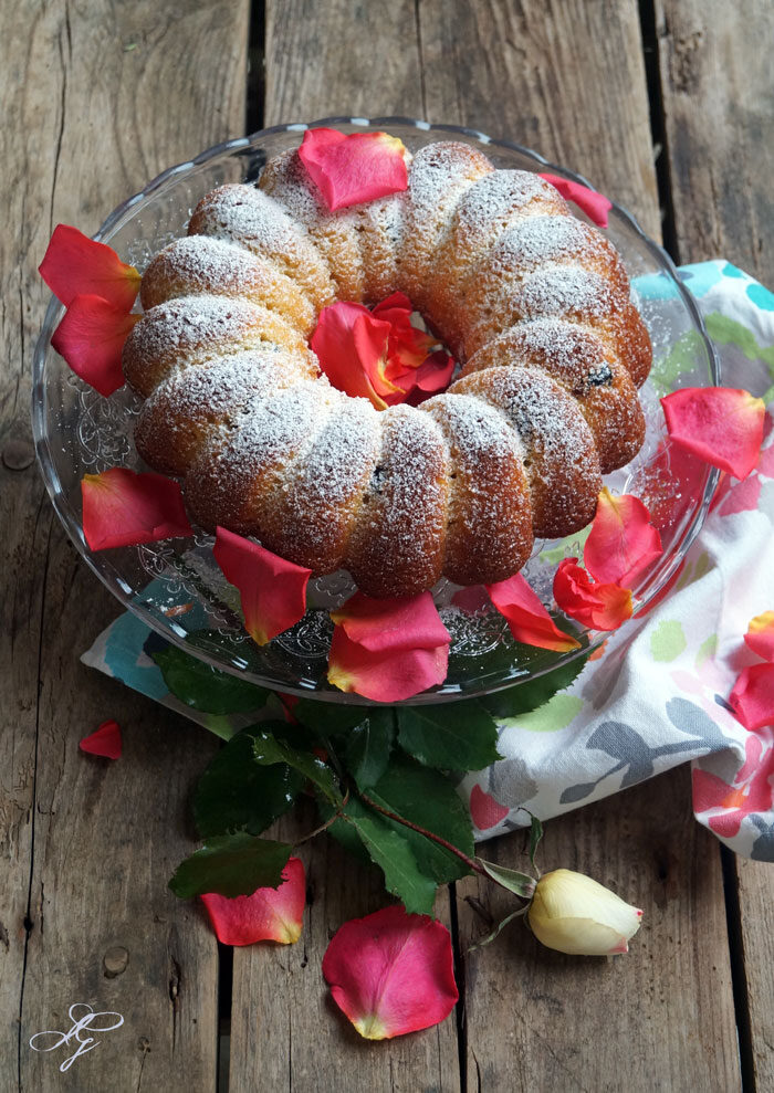 Sweet friday: ciambella yogurt e frutti rossi