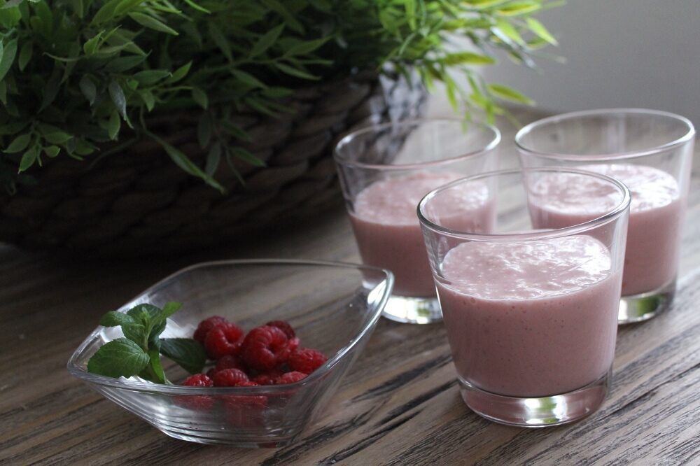 Sweet Smoothie – Frappè al latte di cocco, banana e lamponi