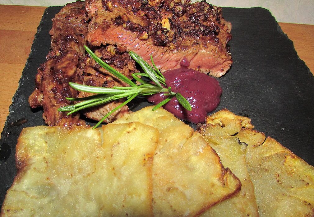 Tagliata di fassone in crosta di cioccolato e nocciole