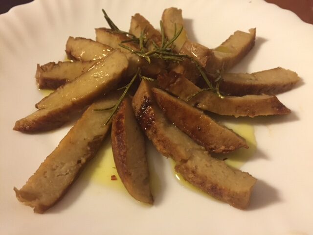 Tagliata di seitan al rosmarino