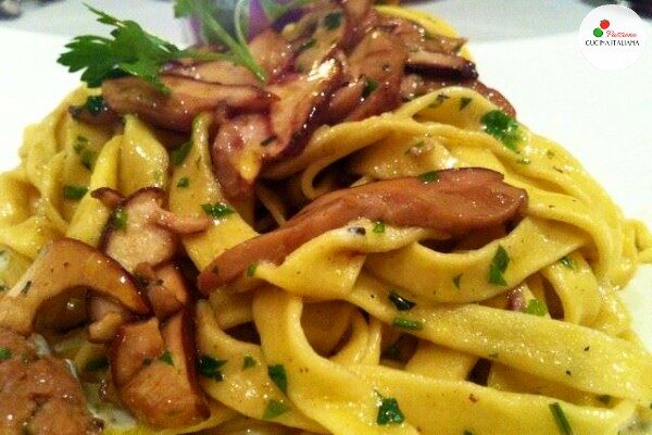Tagliatelle ai funghi porcini