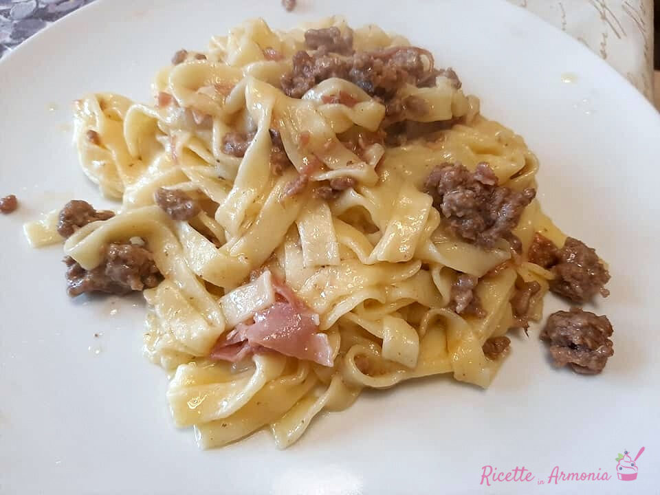 Tagliatelle al ragù bianco