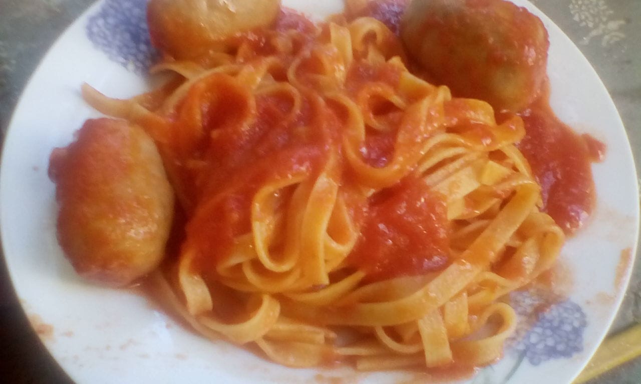 Tagliatelle al ragù di salsiccia