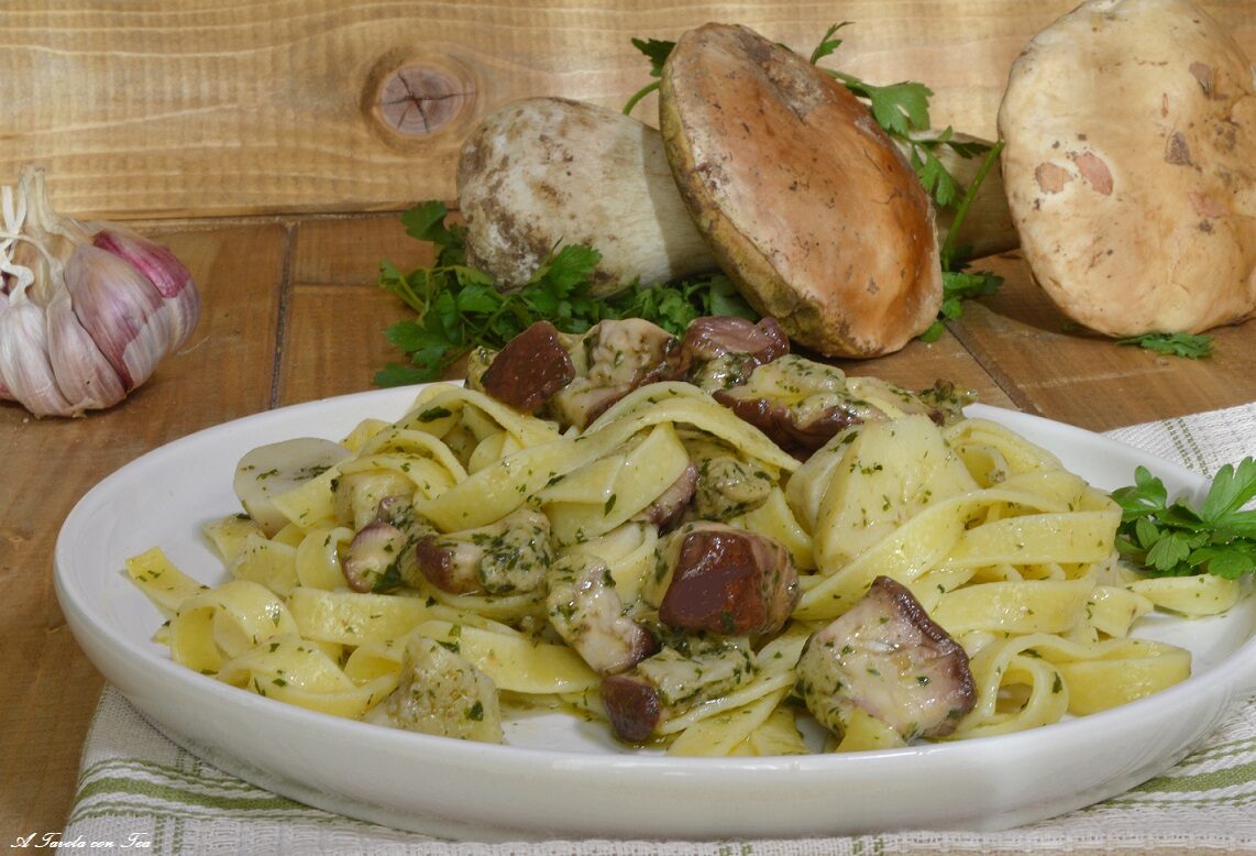 Tagliatelle al sugo di funghi