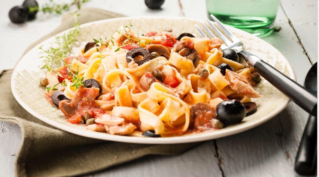 Tagliatelle al tonno e pomodoro