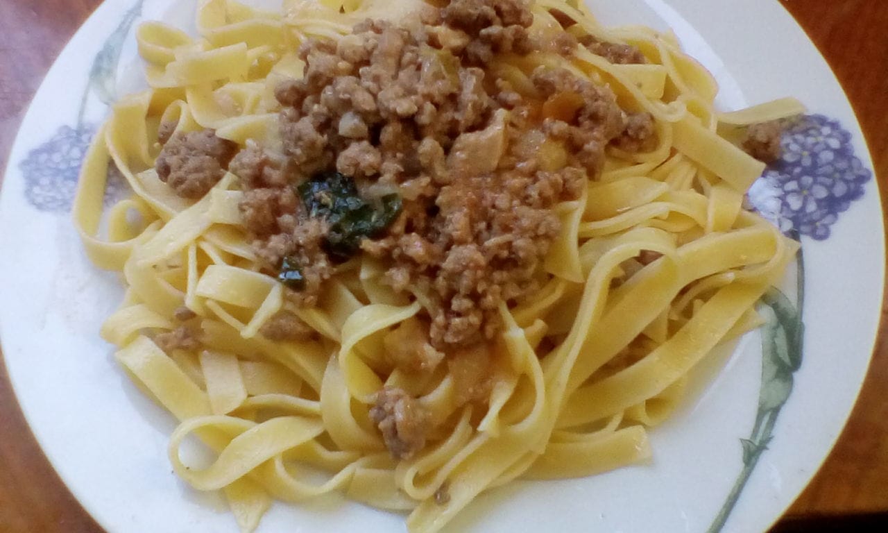 Tagliatelle alla bolognese bianca