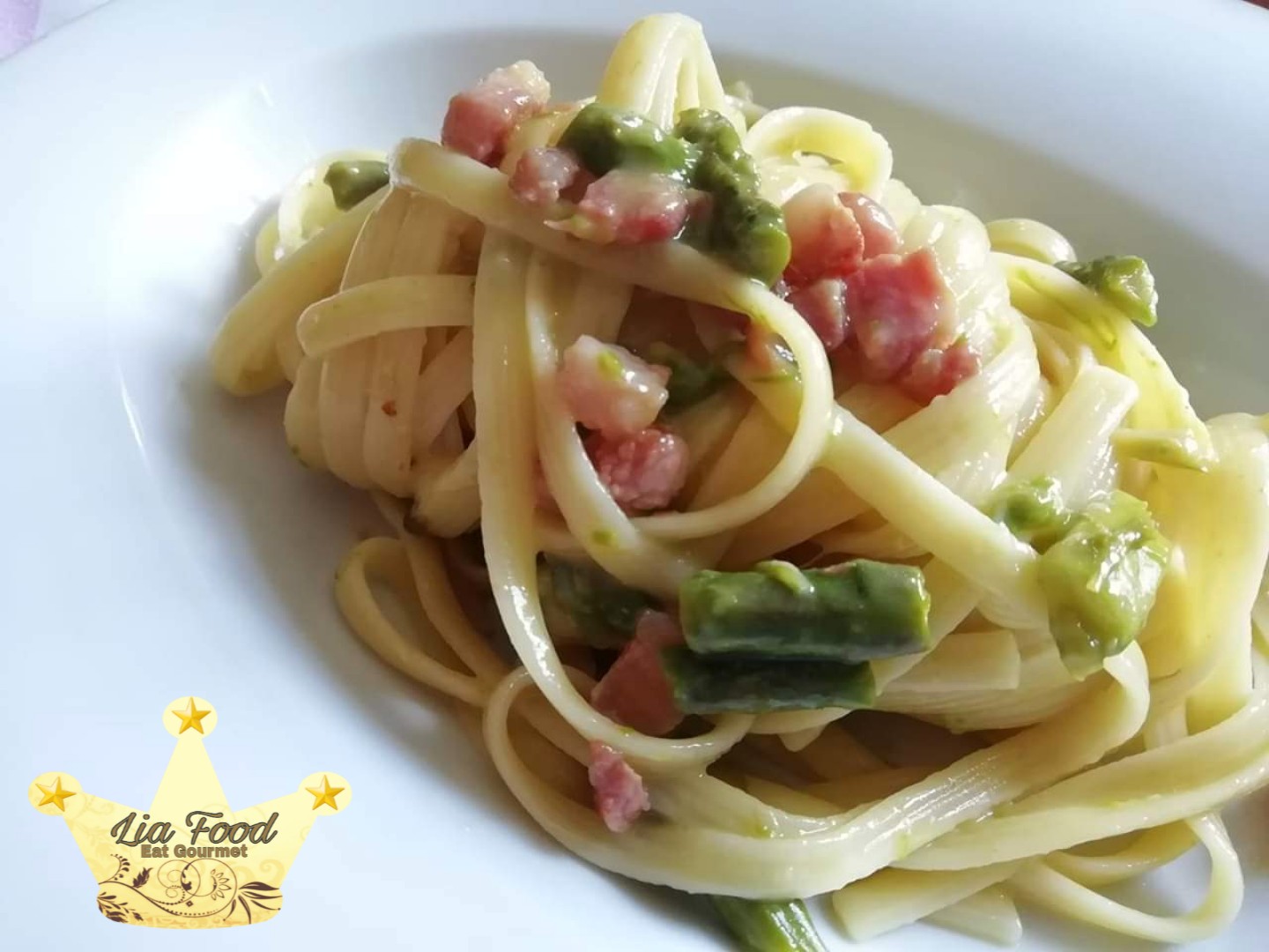 Tagliatelle alla carbonara con asparagi