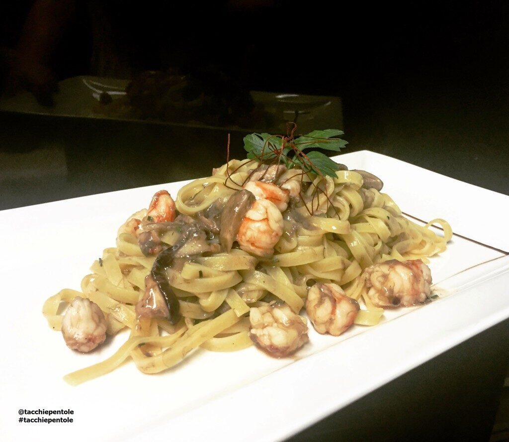 Tagliatelle all’uovo con porcini e gamberi