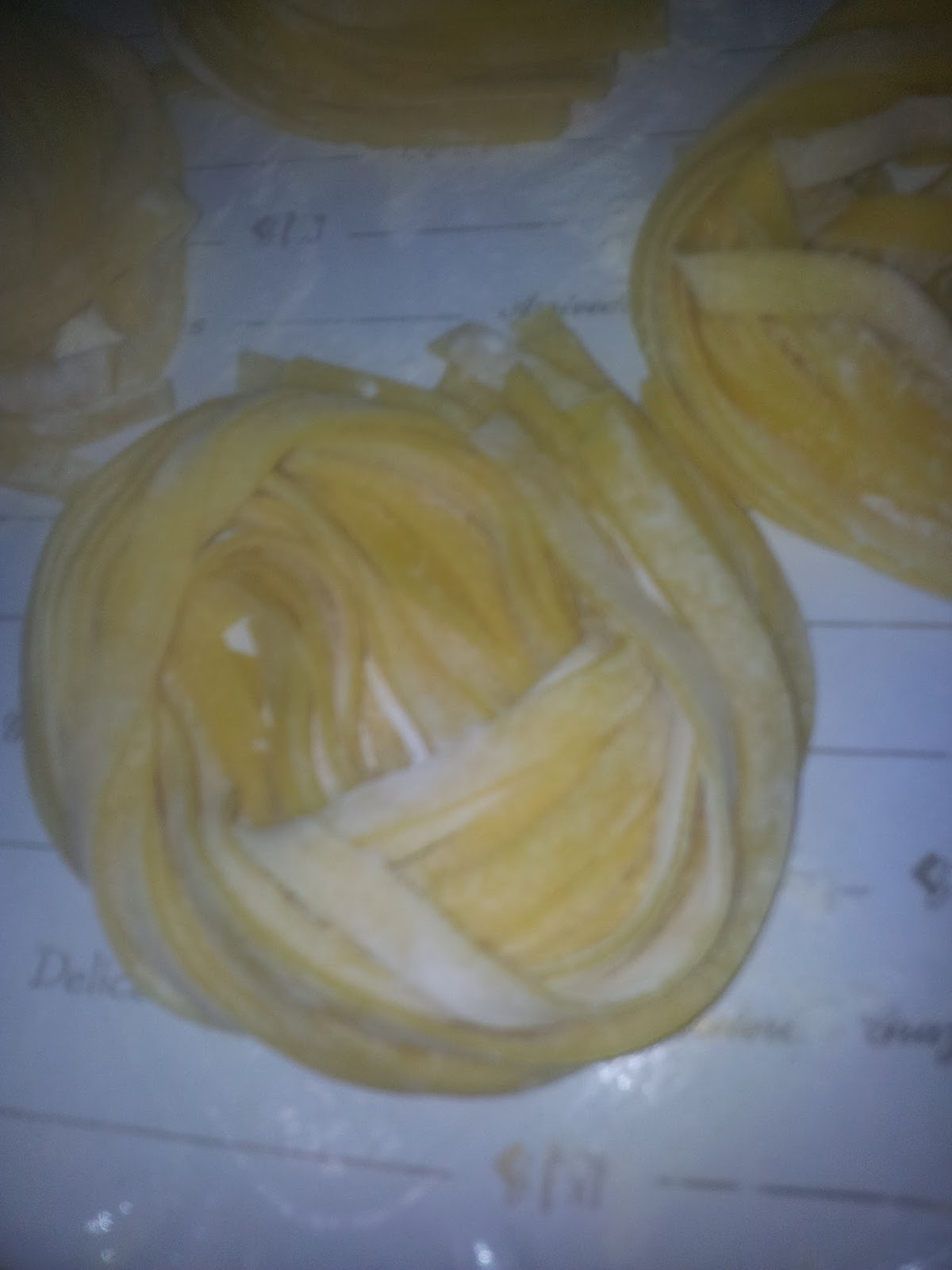 Tagliatelle all’uovo fatte in casa con sugo di salsiccia