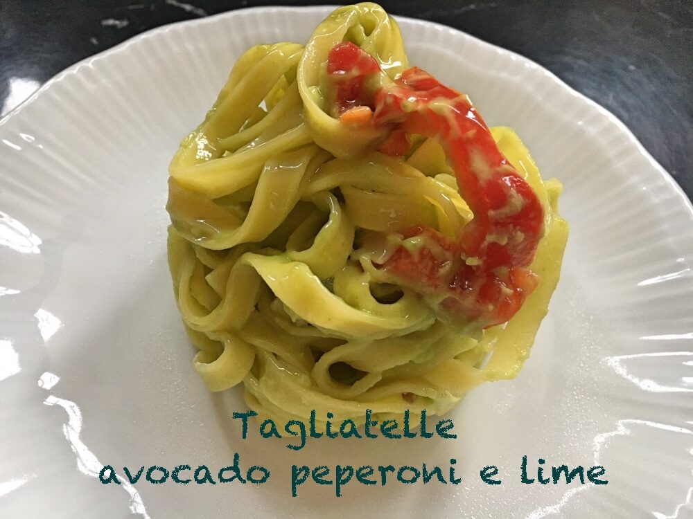 Tagliatelle avocado, peperoni e lime