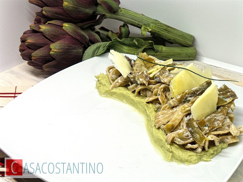 Tagliatelle carciofi e ricotta su crema di carciofi