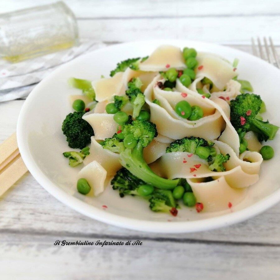 Tagliatelle con broccoli e piselli
