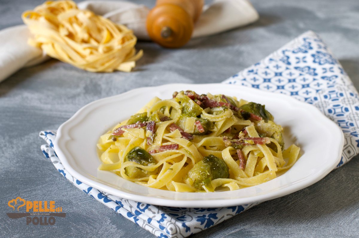 Tagliatelle con cavoletti di bruxelles