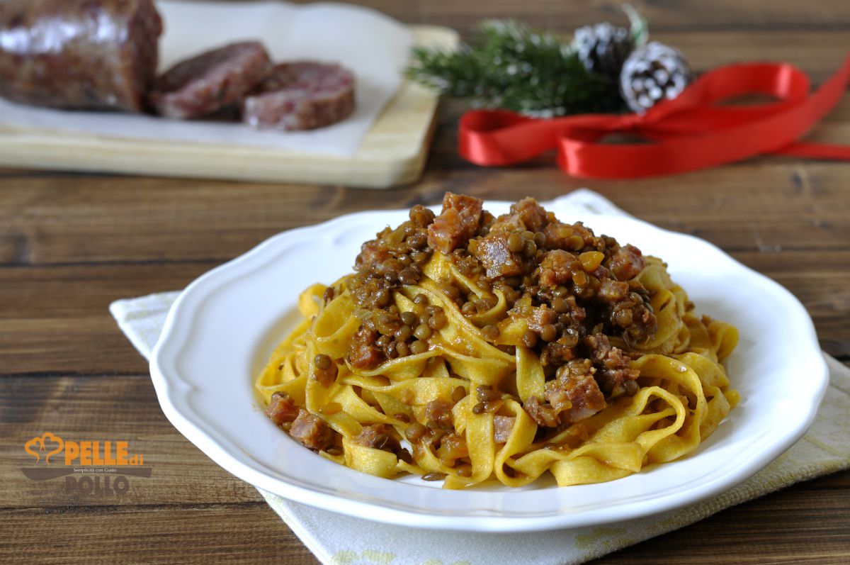 Tagliatelle con cotechino e lenticchie