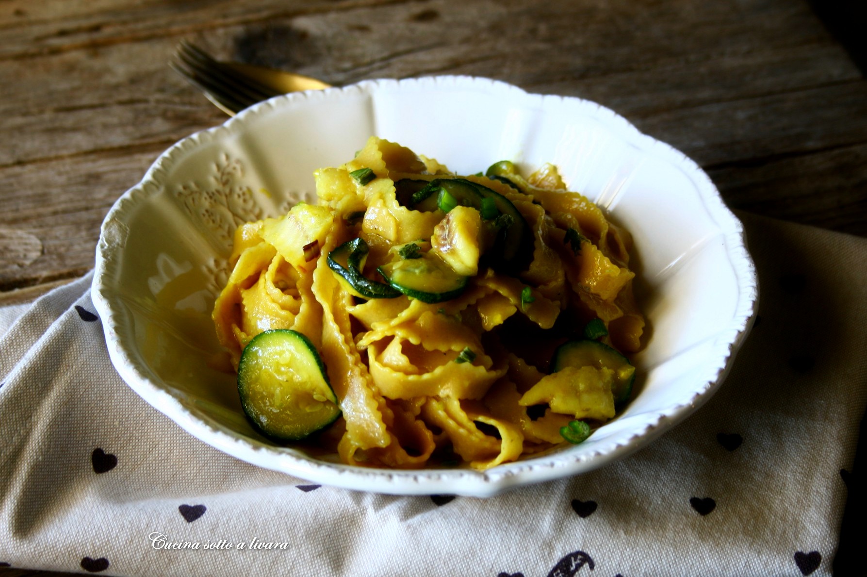 Tagliatelle con merluzzo e zucchine