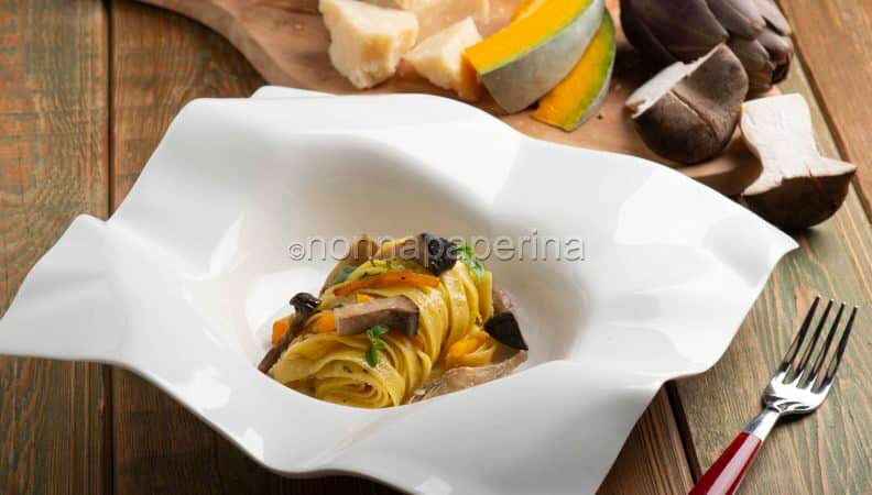Tagliatelle di ceci con funghi e carciofi : stagionalità a tavola