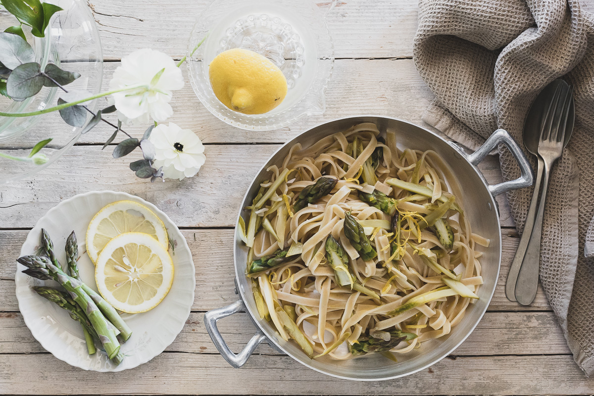 Tagliatelle di farro con asparagi e limone {e l’amore per la pasta con le verdure}