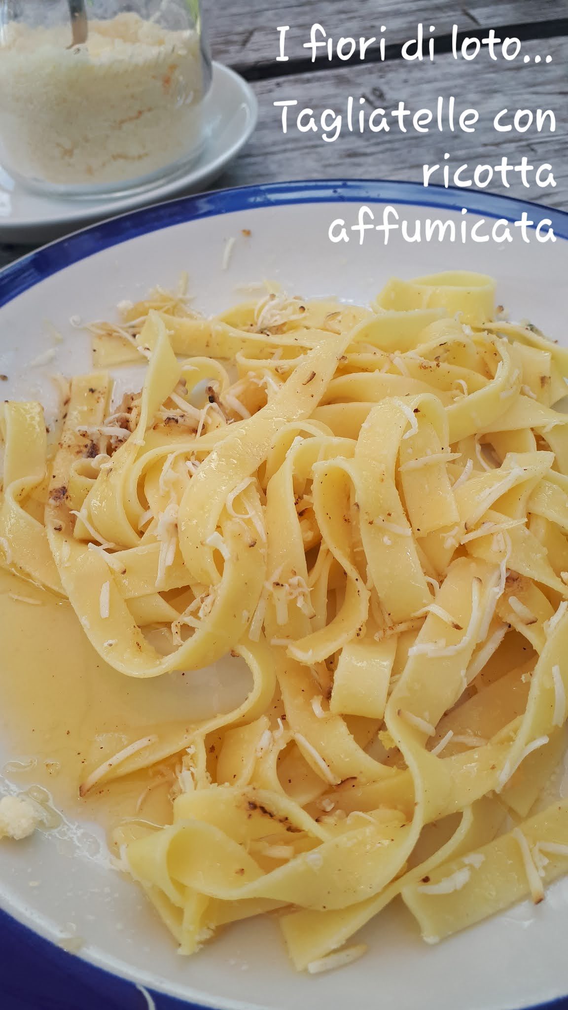 Tagliatelle fatte in casa con ricotta affumicata