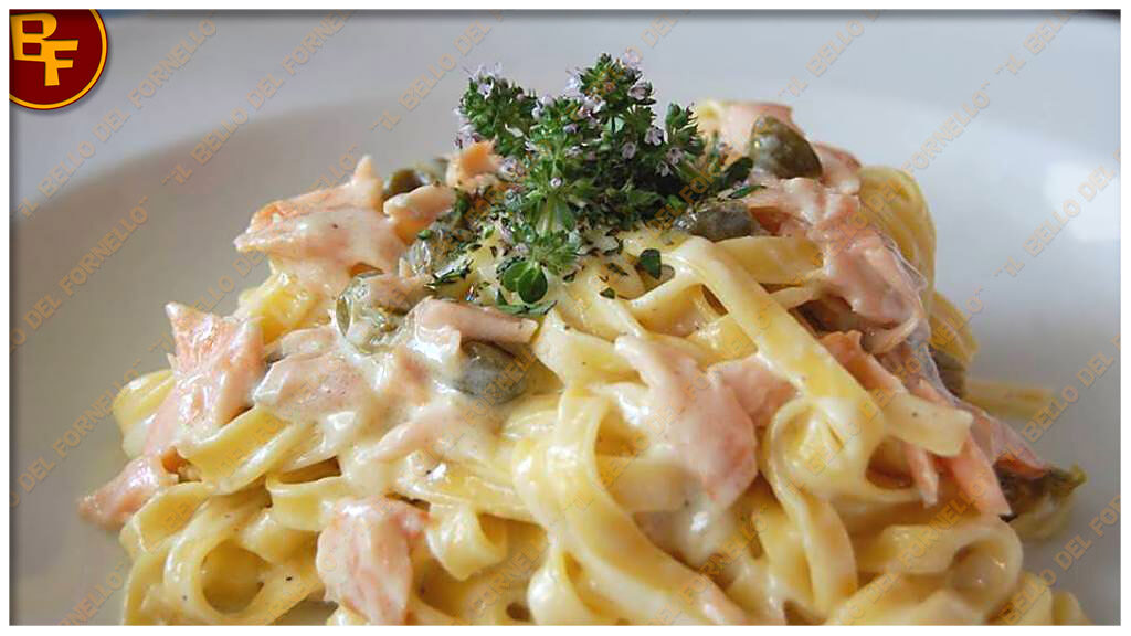 Tagliatelle funghi porcini e salmone