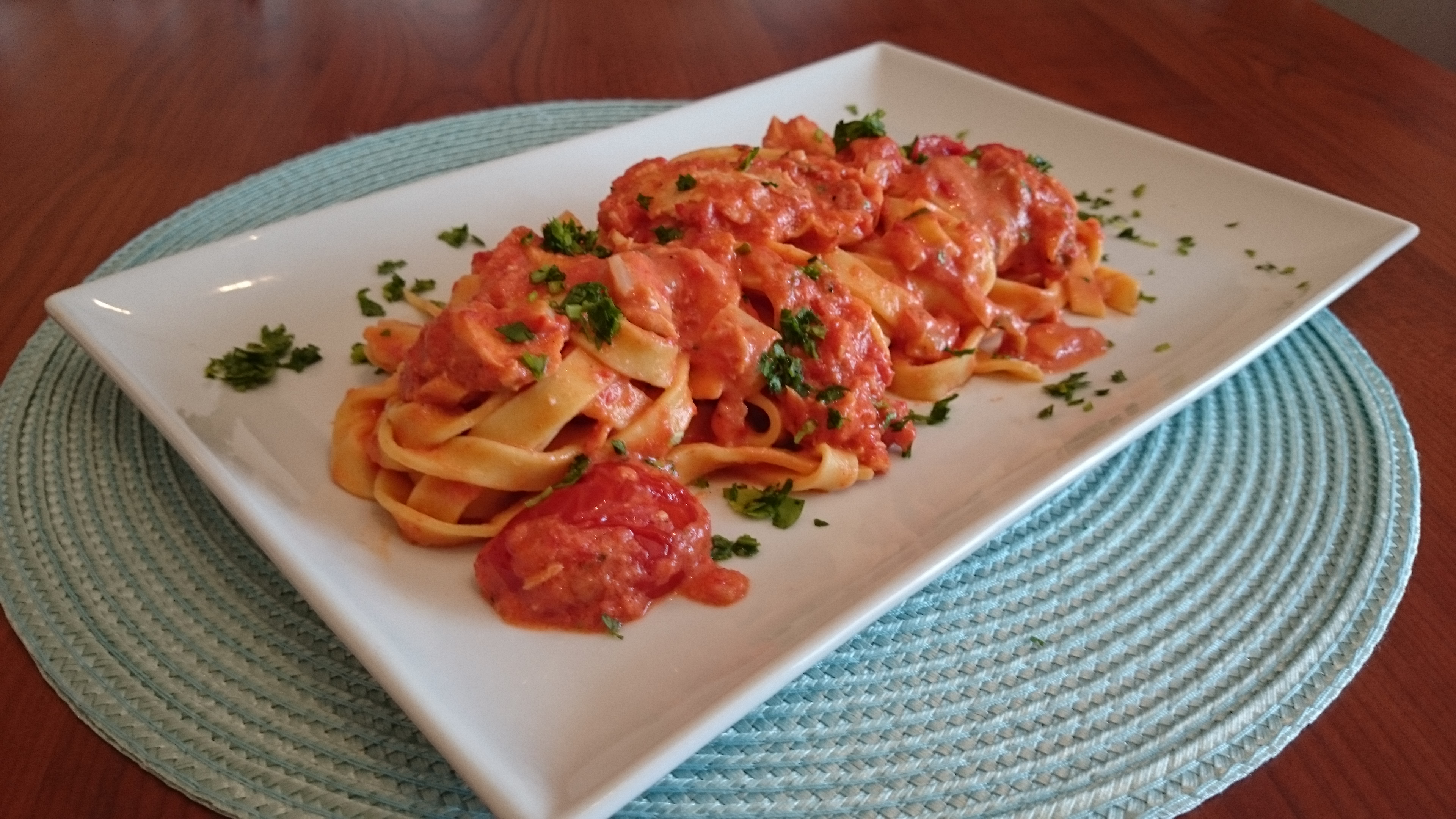 Tagliatelle home made al salmone in rosa