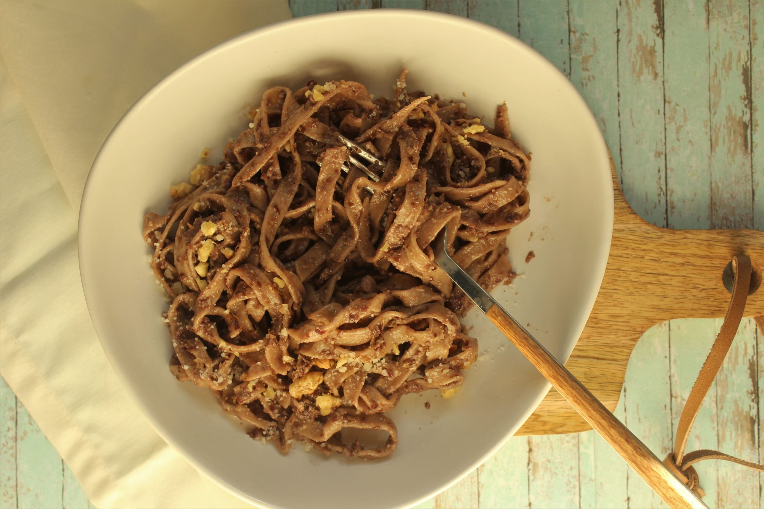 Tagliatelle integrali con pesto di radicchio