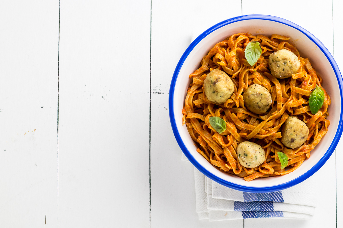 TAGLIATELLE INTEGRALI CON POLPETTINE DI SGOMBRO