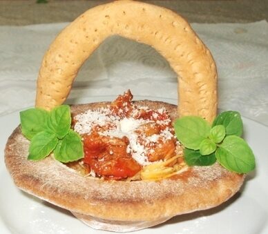Tagliatelle pomodoro e tonno in crosta (Per 4)