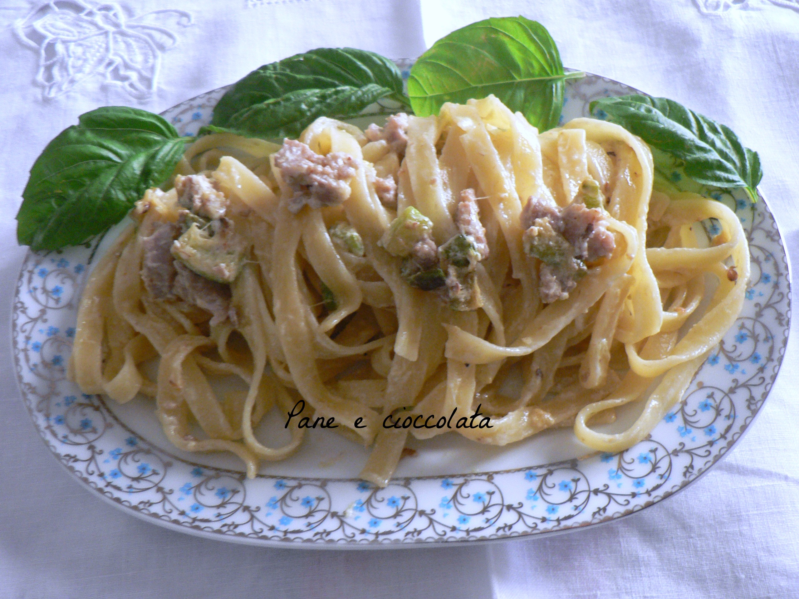 Tagliatelle salsiccia e zucchine | noi due in cucina