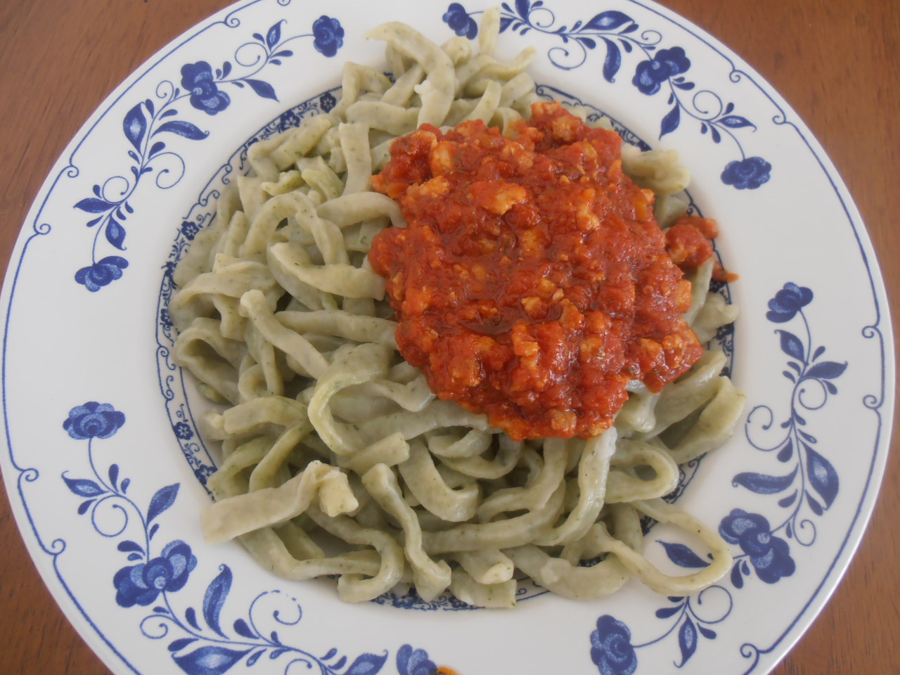 Taglierini verdi con ragu di carne