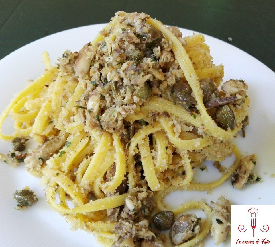 Tagliolini al limone con sgombro e pangrattato aromatizzato