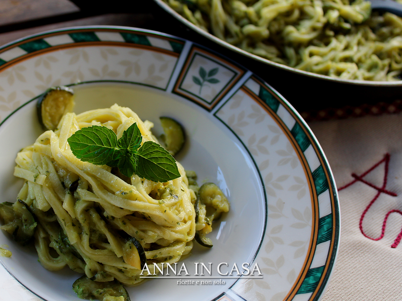 Tagliolini con pesto di zucchine al profumo di menta